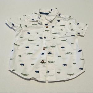 Carter’s button up shirt animal motif 12 months EUC